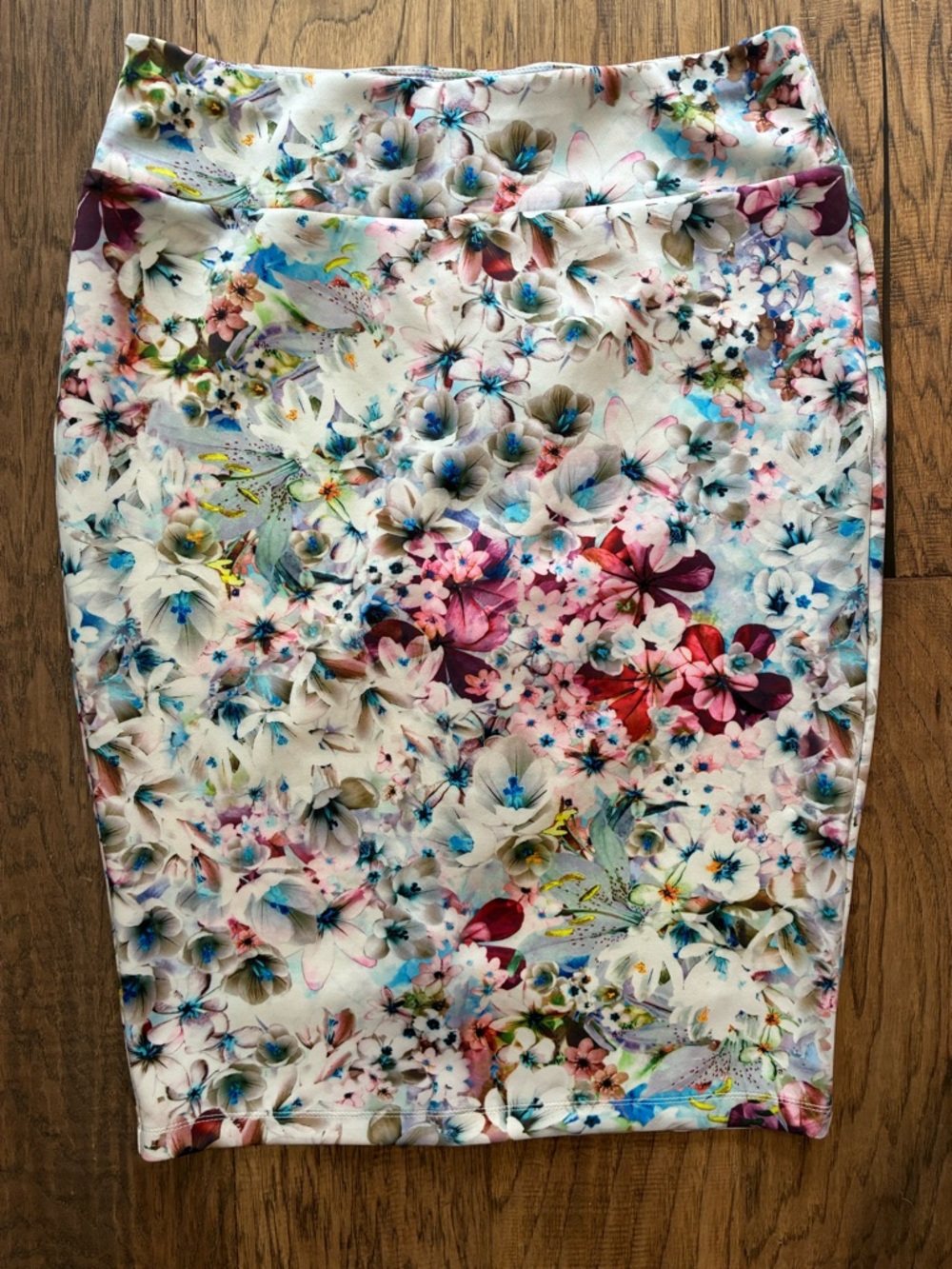 Carmen Marc Valvo White Floral Pencil Skirt with Multicolor Blooms